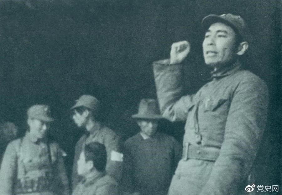 1939年2月23日，周恩來(lái)到皖南新四軍軍部，傳達(dá)中央關(guān)于新四軍向北向敵后發(fā)展的方針。