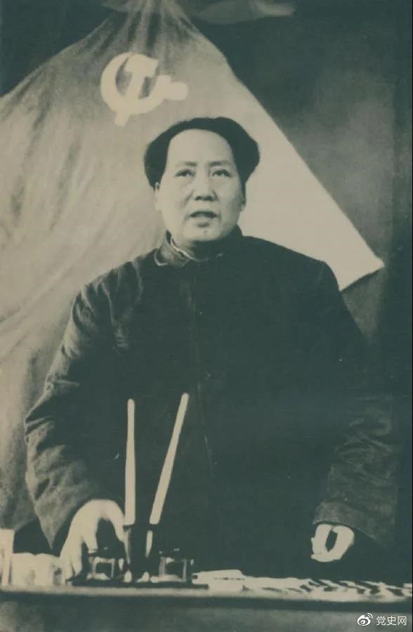 1949年3月5日，毛澤東在中共七屆二中全會上作報告。