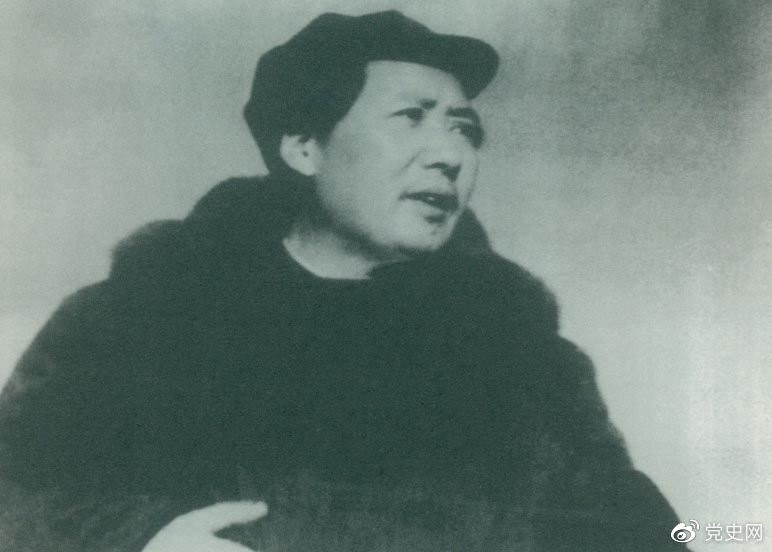 　　1949年3月23日，毛澤東率領(lǐng)中共中央機(jī)關(guān)離開西柏坡前往北平。出發(fā)時(shí)，他對(duì)周恩來說，今天是進(jìn)京的日子，進(jìn)京趕考去。我們決不當(dāng)李自成，我們都希望考個(gè)好成績。