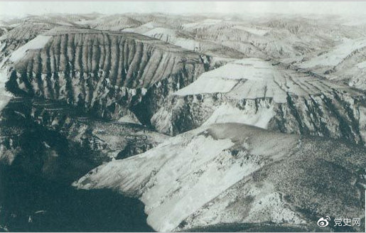 1947年4月14日，西北野戰(zhàn)兵團(tuán)取得了羊馬河戰(zhàn)役的勝利。圖為羊馬河戰(zhàn)役戰(zhàn)場(chǎng)。