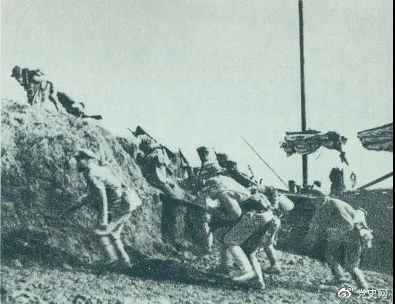 1949年5月23日，人民解放軍向上海國民黨政府軍隊發(fā)起總攻，占領了黃浦江堤。