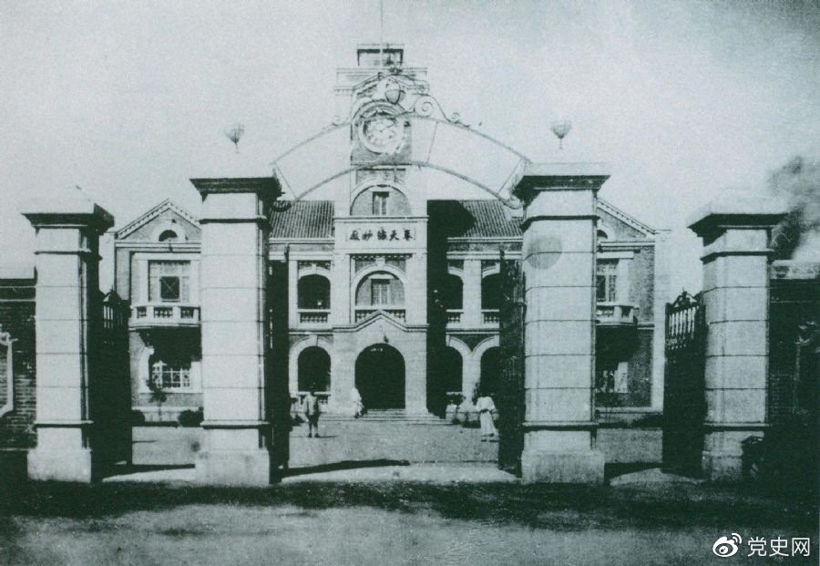 圖為中共滿洲省委舊址。1929年6月，中共中央政治局決定劉少奇任中共滿洲省委書記。7月，劉少奇到達奉天（今沈陽）赴任。